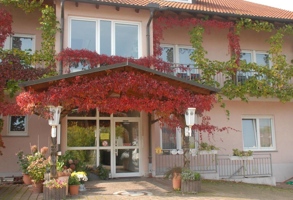 Gaestehaus Kleine Kalmit لانداو إن در بفالتس المظهر الخارجي الصورة